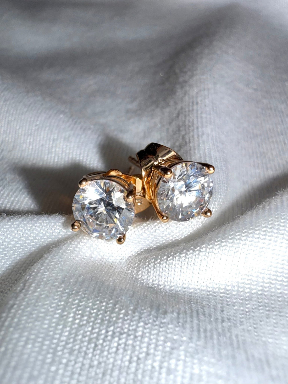 ORECCHINI PUNTO LUCE SLIM - 𝑵𝑼𝑨𝑹 𝑯𝑶𝑴𝑴𝑬